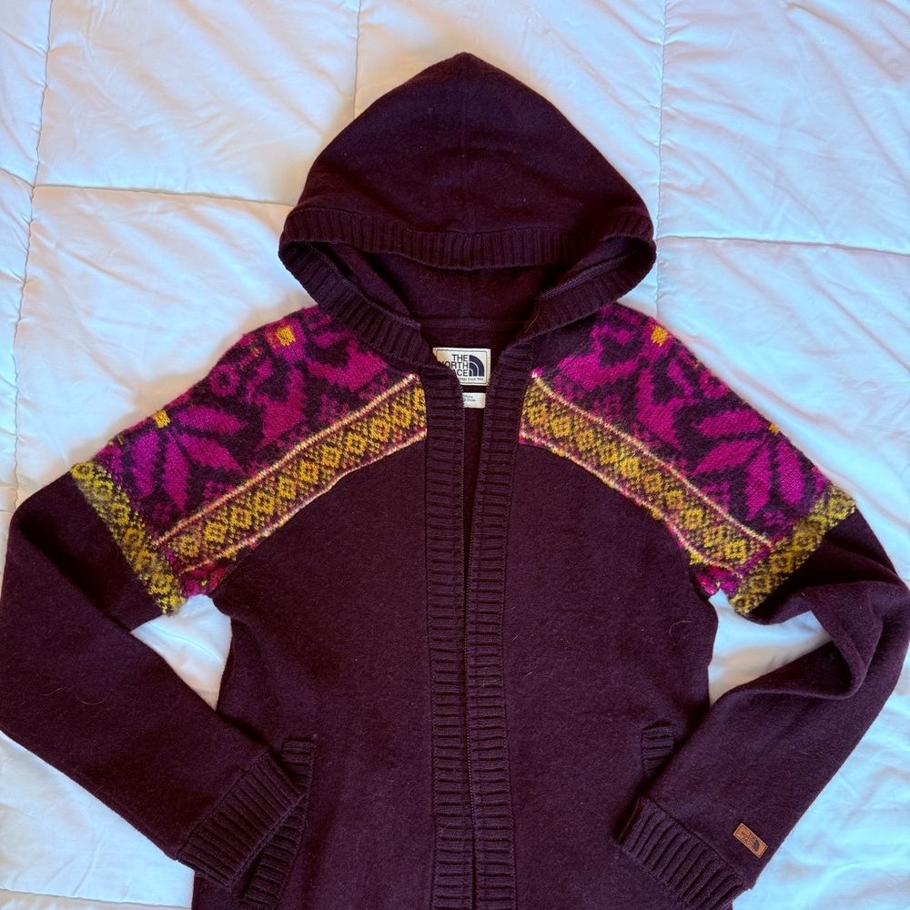 Cozy North Face Wool Blend Zipper Hoodie in Grape